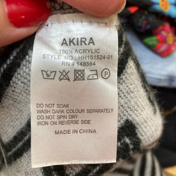 Akira Southwest Black Gray Print Western Poncho One Size Women’s Aztec - Picture 7 of 7